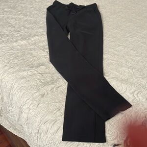 Lululemon black pants size 4. No tag but the size is 4. Very new !